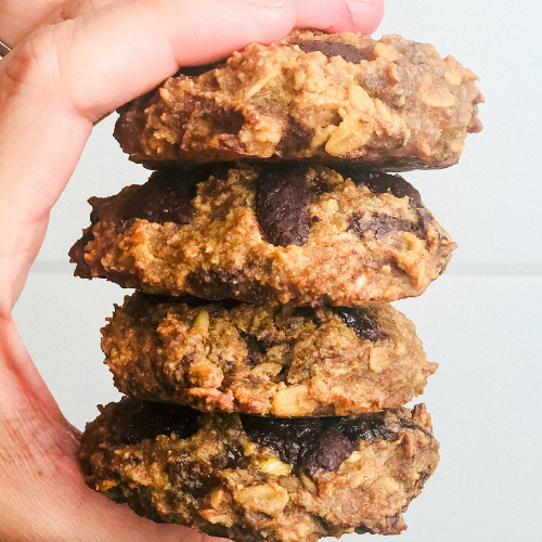 presentation of banana oatmeal cookies