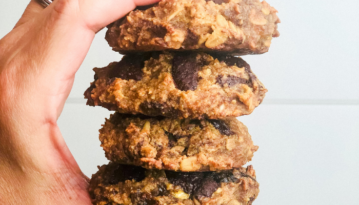 presentation of banana oatmeal cookies