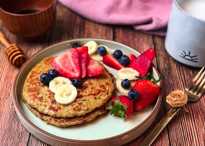 Banana Oatmeal Pancakes